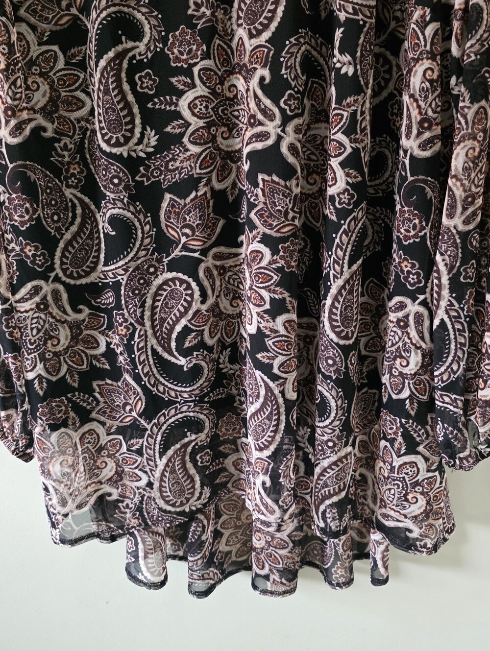 Women's Black Paisley V-Neck Tunic Top NWT - Picture 7 of 15